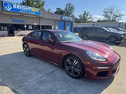 Used 2014 Porsche Panamera RWD image 4
