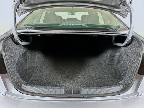 Used 2025 Volkswagen Jetta SE image 28