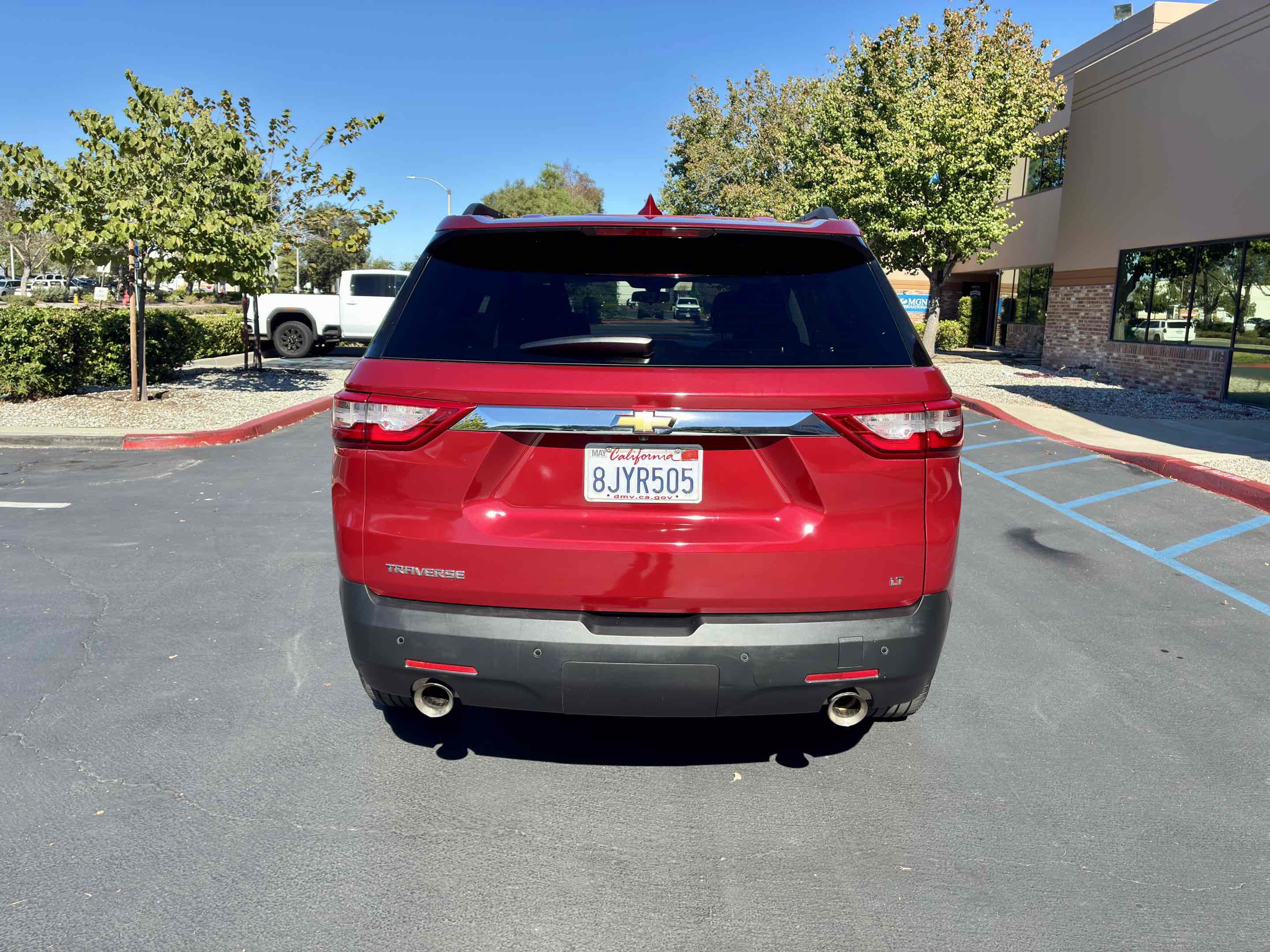 Used 2019 Chevrolet Traverse LT FWD image 9