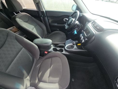 Used 2018 Kia Soul FWD image 9