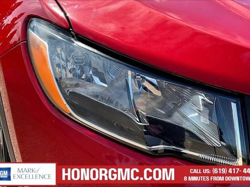 Used 2019 Jeep Compass Latitude FWD image 36