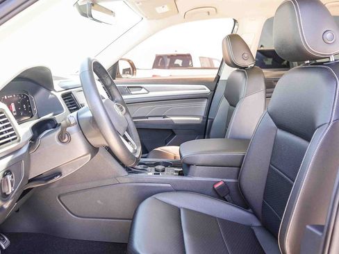 Certified 2023 Volkswagen Atlas SEL R-Line AWD/4WD image 17