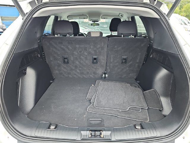 Used 2022 Ford Escape SE w/ SE Sport Appearance Package FWD image 12