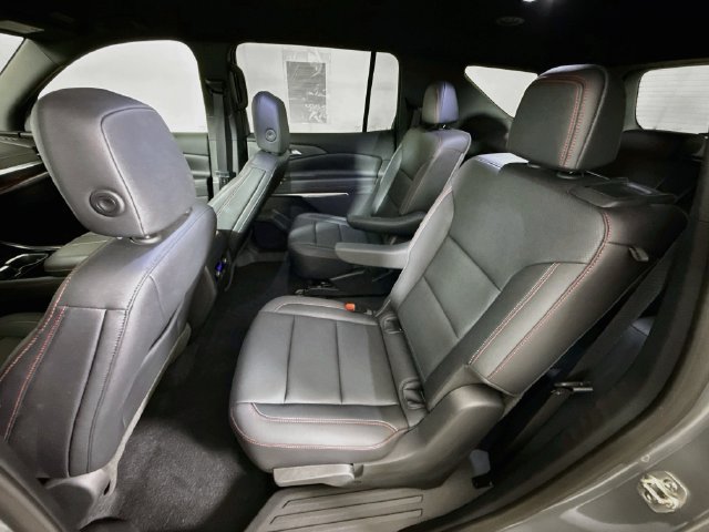 Used 2025 Chevrolet Traverse Z71 AWD/4WD image 24
