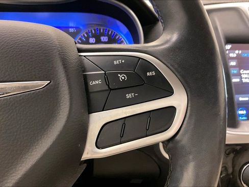 Used 2018 Chrysler 300 Limited w/ Light Group image 19