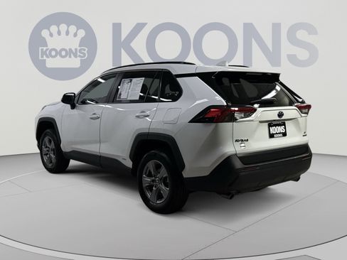 Used 2024 Toyota RAV4 LE AWD/4WD image 18