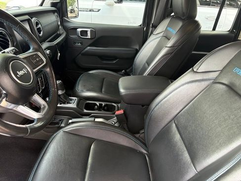 Used 2023 Jeep Wrangler Unlimited Rubicon 4xe w/ Cold Weather Group AWD/4WD image 12