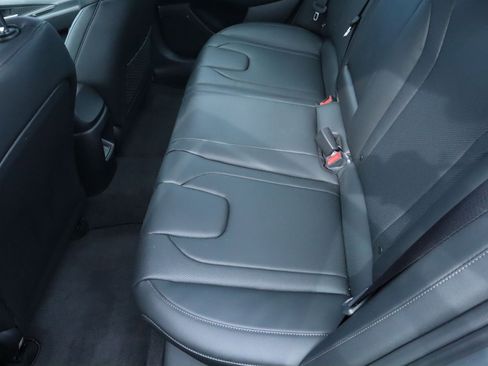 New 2025 Hyundai Elantra Limited image 18