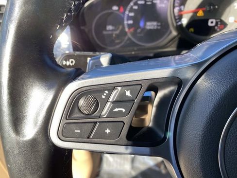 Used 2021 Porsche Cayenne AWD/4WD image 12