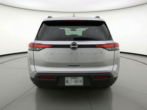 Used 2025 Nissan Pathfinder SV image 7