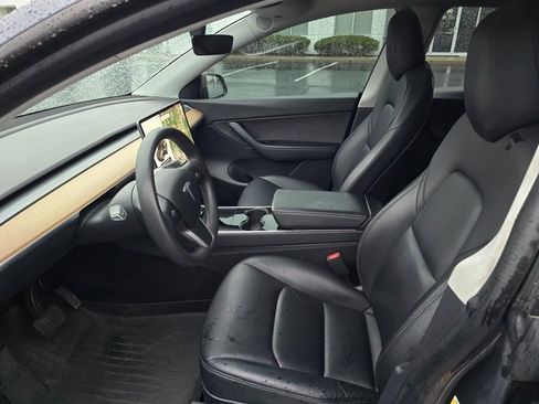 Used 2020 Tesla Model Y Long Range image 17