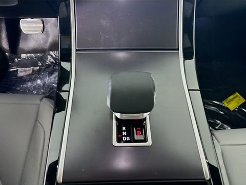 New 2026 Land Rover Range Rover Velar Dynamic SE image 18