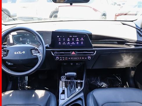 Certified 2025 Kia Niro EX FWD image 15