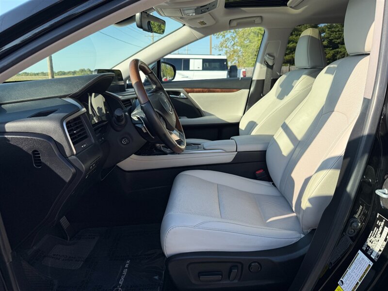 Used 2020 Lexus RX 350L FWD w/ Premium Package image 32