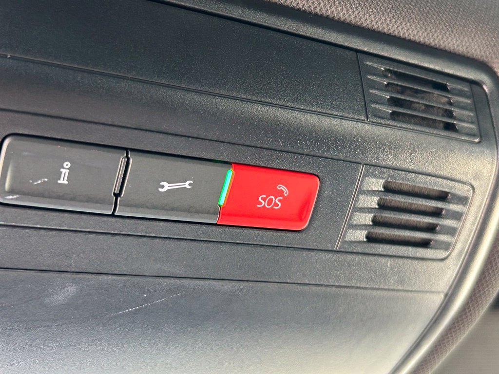 Certified 2023 Volkswagen Tiguan SE R-Line FWD image 32
