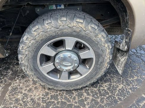 Used 2011 Ford F250 Lariat RWD image 11