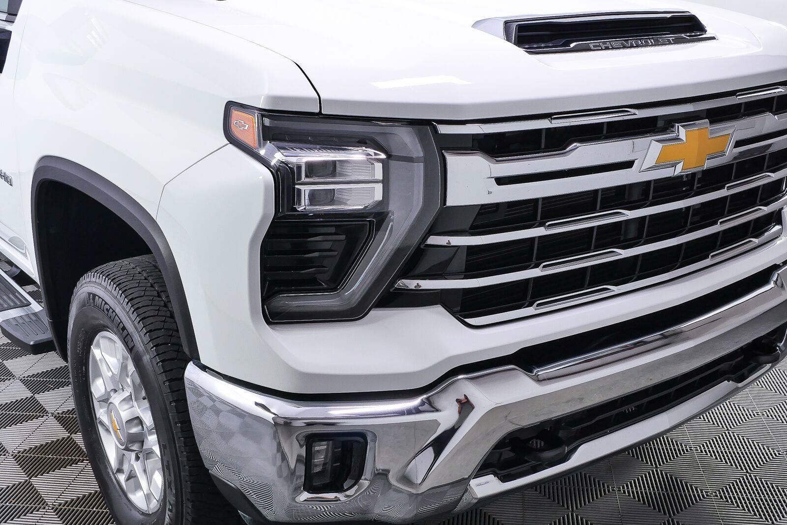Used 2026 Chevrolet Silverado 2500 LTZ AWD/4WD image 29