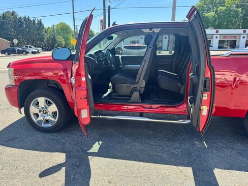 Used 2011 Chevrolet Silverado 1500 LT w/ Texas Edition RWD image 7