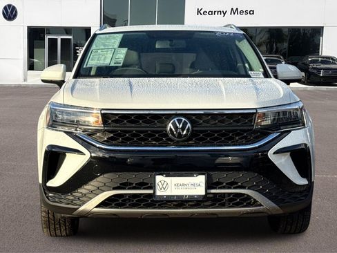 Used 2022 Volkswagen Taos SE image 9
