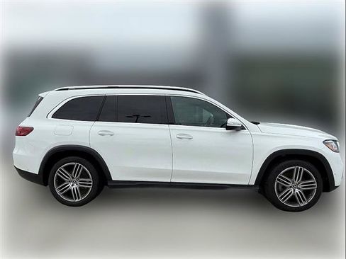 Used 2025 Mercedes-Benz GLS 450 4MATIC image 10
