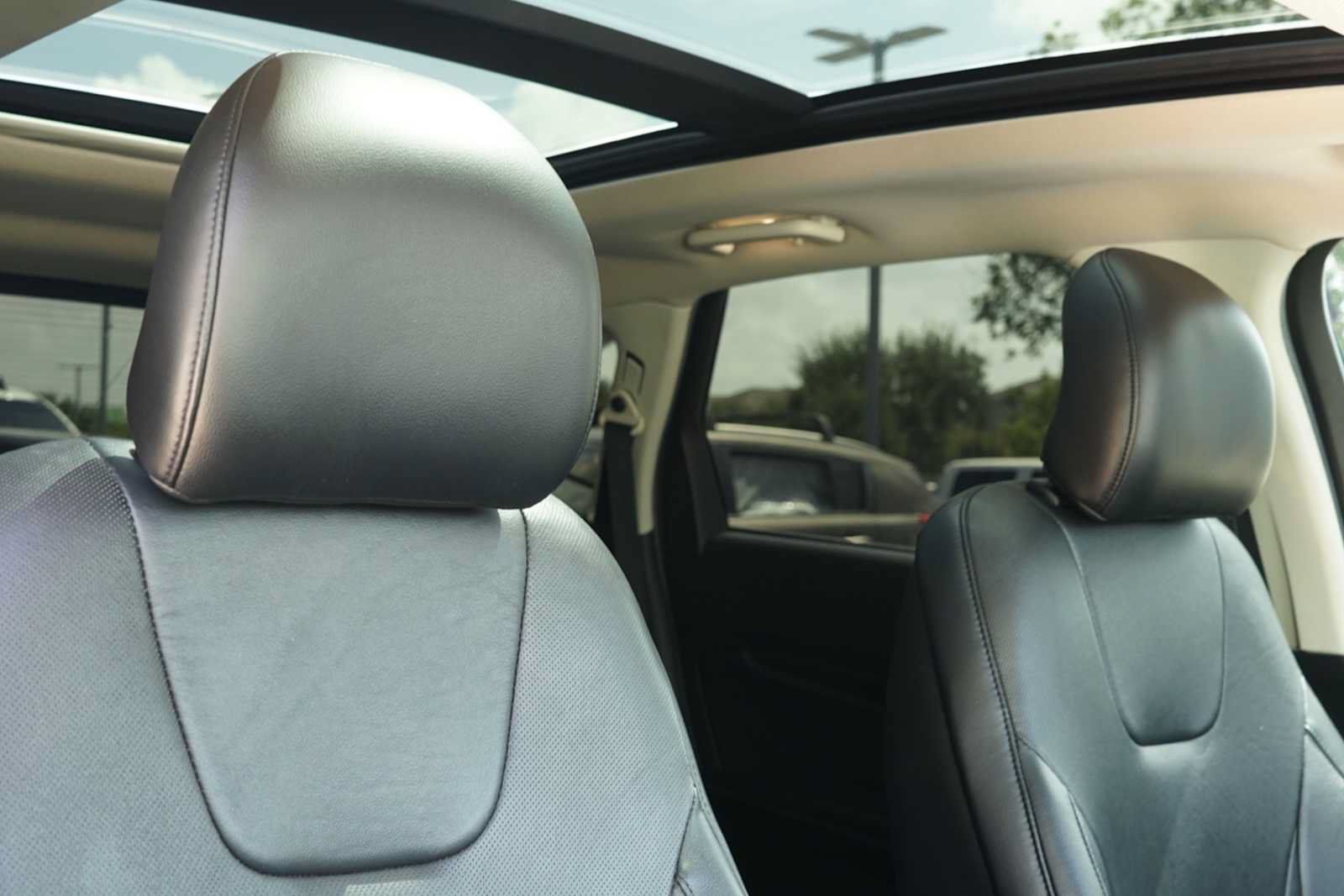 Used 2019 Ford Edge Titanium w/ Equipment Group 301A FWD image 27