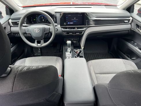 Used 2025 Toyota Camry LE FWD image 19