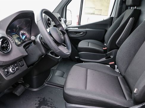 Used 2024 Mercedes-Benz eSprinter 170 Cargo image 17