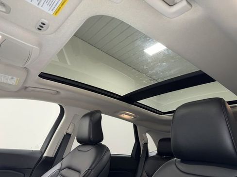 Used 2024 Ford Edge SEL w/ Convenience Package image 15