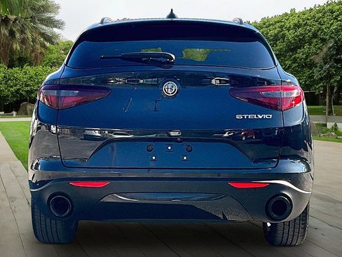 Used 2022 Alfa Romeo Stelvio Sprint image 4