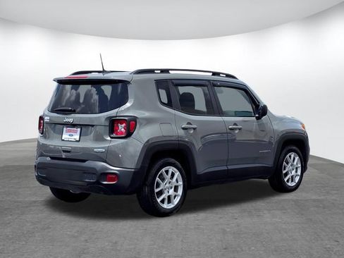 Used 2021 Jeep Renegade Latitude FWD image 4