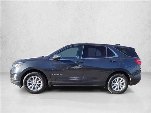 Used 2019 Chevrolet Equinox LT w/ Driver Convenience Package image 2