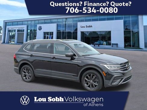 Certified 2024 Volkswagen Tiguan SE w/ Panoramic Sunroof Package FWD image 1
