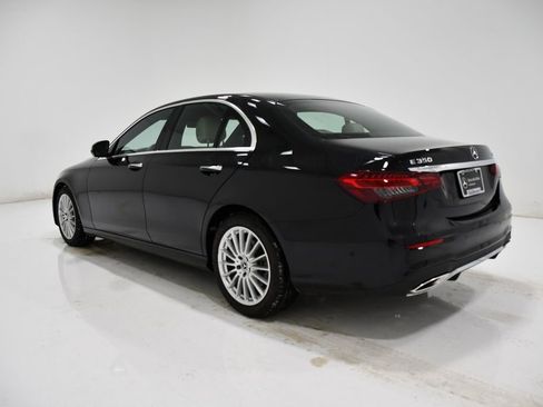Used 2022 Mercedes-Benz E 350 4MATIC Sedan image 3