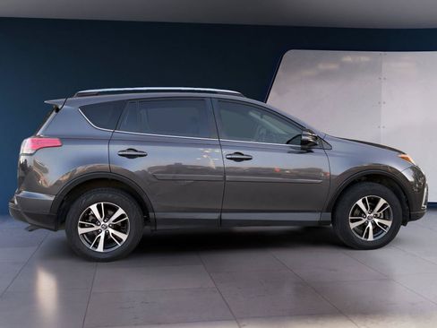 Used 2018 Toyota RAV4 XLE FWD image 6