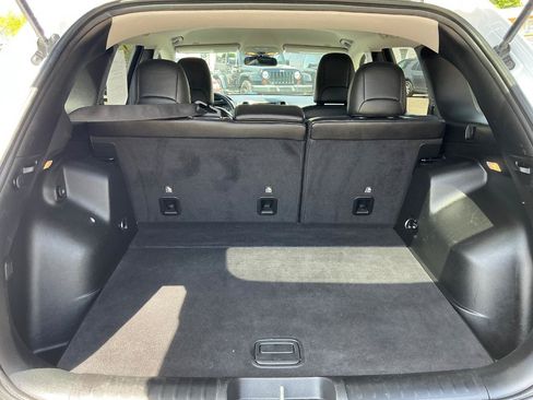 Used 2019 Jeep Cherokee Latitude Plus w/ Cold Weather Group AWD/4WD image 12