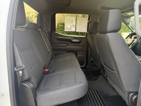 Used 2024 Chevrolet Silverado 1500 LT AWD/4WD image 18