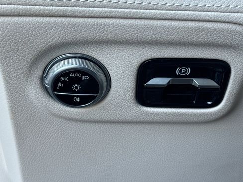 Used 2023 Mercedes-Benz EQS 450+ SUV image 33