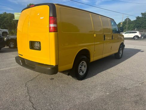 Used 2023 Chevrolet Express 2500 RWD image 7