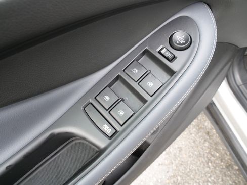 Used 2019 Buick Envision Essence image 18