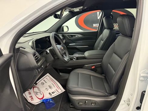 New 2026 Chevrolet Traverse LT image 11