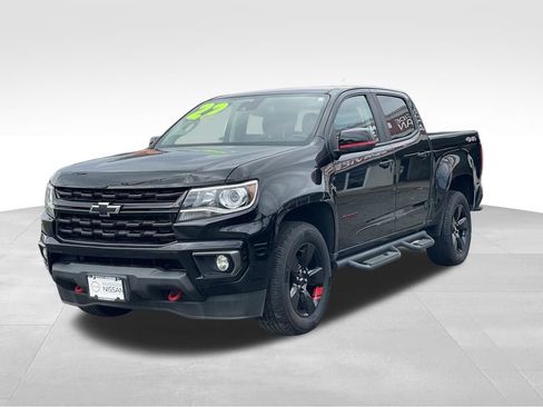 Used 2022 Chevrolet Colorado LT w/ Redline Special Edition AWD/4WD image 2