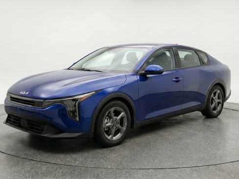Used 2025 Kia K4 FWD image 3