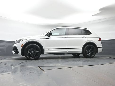 Used 2024 Volkswagen Tiguan SE R-Line FWD image 31