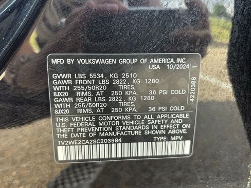 Used 2025 Volkswagen Atlas Cross Sport SE image 29