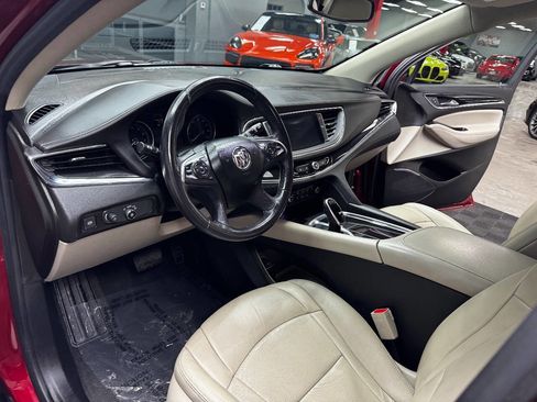 Used 2021 Buick Enclave Essence image 35