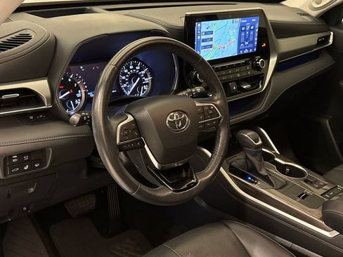 Used 2020 Toyota Highlander Platinum FWD image 20