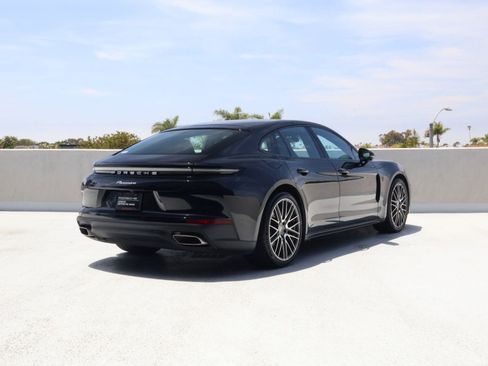 Certified 2025 Porsche Panamera 4 AWD/4WD image 9