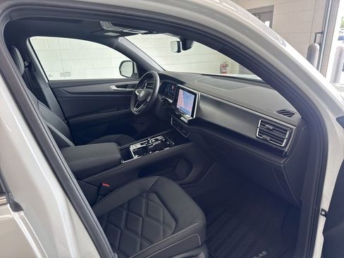 New 2026 Volkswagen Atlas SEL Premium R-Line AWD/4WD image 9