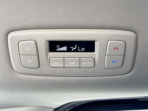 Used 2025 Kia Carnival FWD image 29