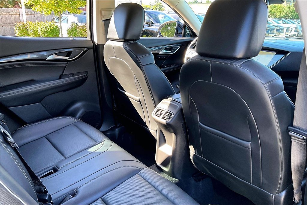 Used 2021 Buick Envision Essence w/ Technology Package I AWD/4WD image 29